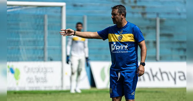Imagem ilustrativa da notícia Técnico Marquinhos Santos aposta na evolução do Paysandu