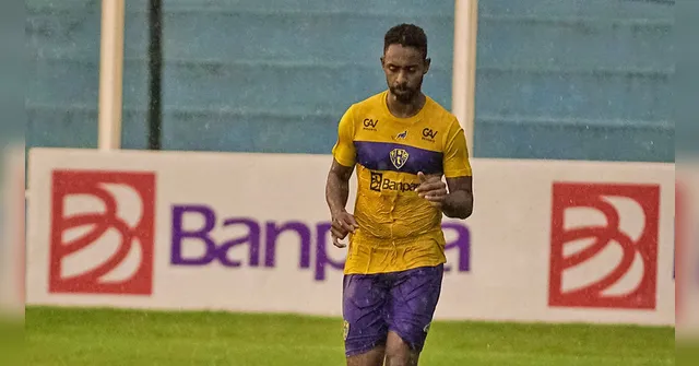 Imagem ilustrativa da notícia Zagueiro Wellington Carvalho poderá ser novidade no Paysandu