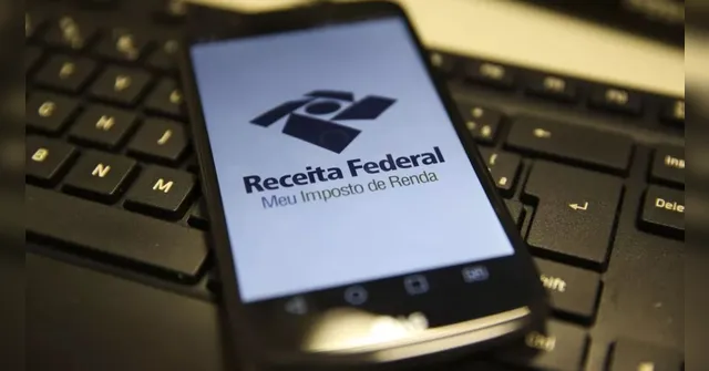 Imagem ilustrativa da notícia Receita abre consulta ao 3º lote de restituição na segunda