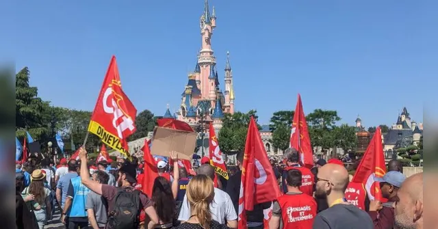 Imagem ilustrativa da notícia Funcionários da Disney tomam castelo em greve por reajuste