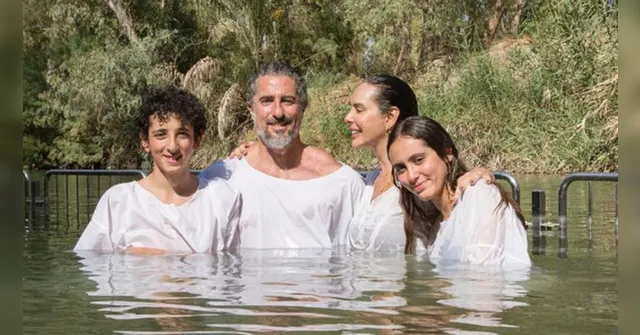 Imagem ilustrativa da notícia Fé: Marcos Mion e família são batizados no Rio Jordão