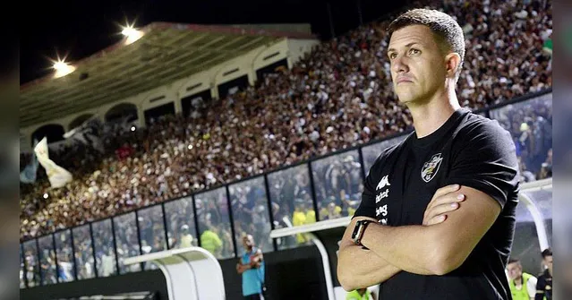 Imagem ilustrativa da notícia Vasco decide manter Barbieri e pressão da torcida aumenta