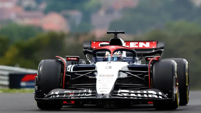 Imagem ilustrativa da notícia F1 na Hungria teve Ferrari na frente e volta de Ricciardo