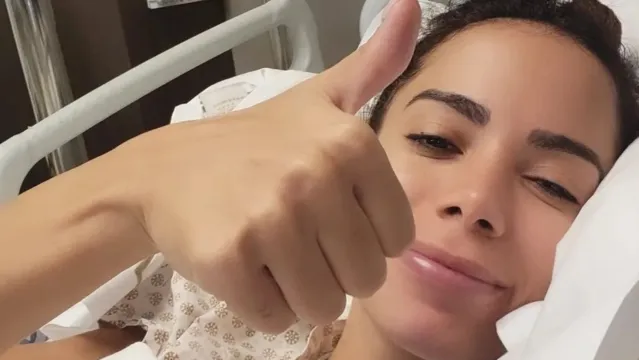 Imagem ilustrativa da notícia Anitta revela suspeita de câncer e procura curandeiro