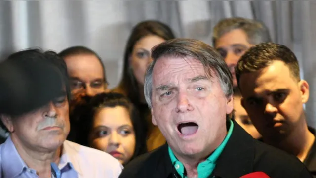 Imagem ilustrativa da notícia Após ficar inelegível, Bolsonaro diz que 'não está morto' 