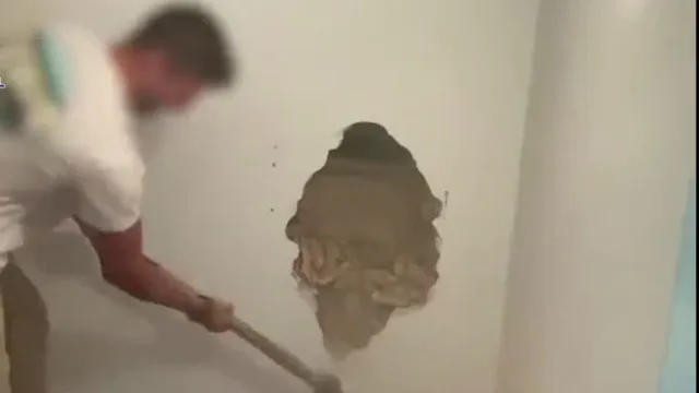 Imagem ilustrativa da notícia Polícia acha corpo de mulher dentro de parede de apartamento