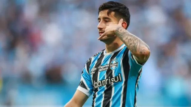 Imagem ilustrativa da notícia Grêmio assume segunda posição e afunda Coritiba na lanterna