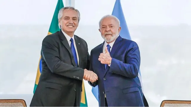 Imagem ilustrativa da notícia Lula volta a defender moeda comum entre Brasil e Argentina