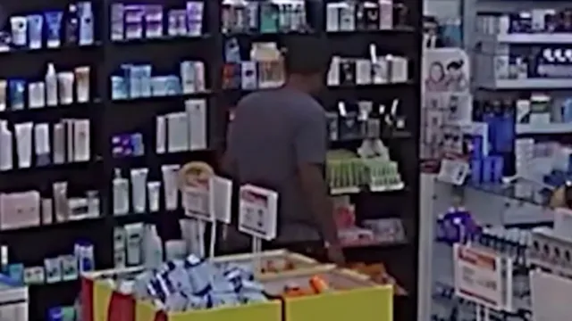 Imagem ilustrativa da notícia Vídeo: homem rouba perfumaria de farmácia em Parauapebas