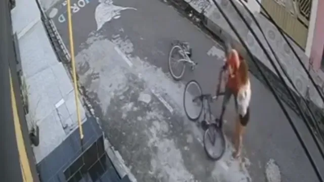 Imagem ilustrativa da notícia Vídeo: Mulher é roubada, reage e é agredida em Ananindeua