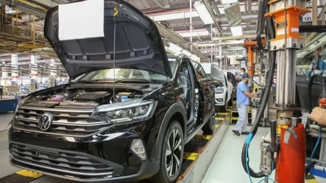 Imagem ilustrativa da notícia Volkswagen decide suspender produção de carros no Brasil
