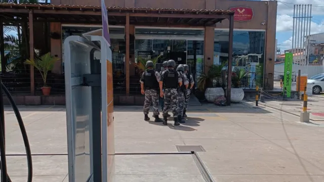 Imagem ilustrativa da notícia Vídeo: mulher é feita refém em posto de gasolina de Belém