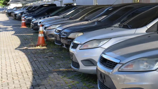 Imagem ilustrativa da notícia Com carros a partir de R$ 6 mil, PF realiza leilão online