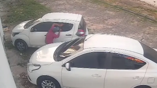 Imagem ilustrativa da notícia Criminosos quebram vidro de veículos e furtam objetos