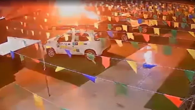 Imagem ilustrativa da notícia Bandidos tentam extorquir empresa e ateiam fogo em carros