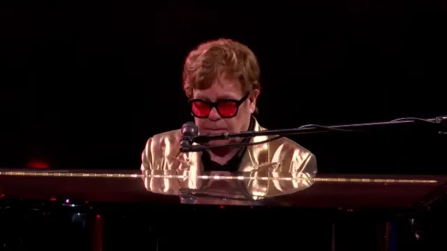 Imagem ilustrativa da notícia Elton John encerra presença nos palcos em show na Suécia