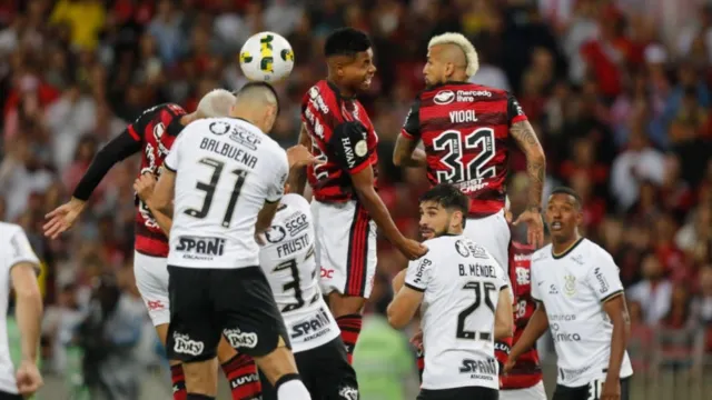 Imagem ilustrativa da notícia Corinthians tenta "milagre" contra Flamengo no Maracanã