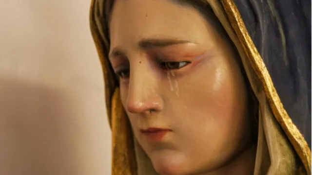 Imagem ilustrativa da notícia Estátua da Virgem Maria "chora" em igreja na Argentina