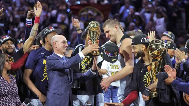 Imagem ilustrativa da notícia Denver Nuggets enterra Heat e é campeão da NBA pela 1ª vez