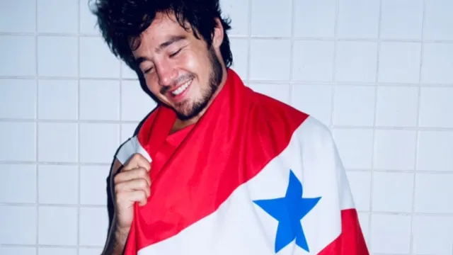 Imagem ilustrativa da notícia Durante show, Tiago Iorc sobe no palco com bandeira do Pará