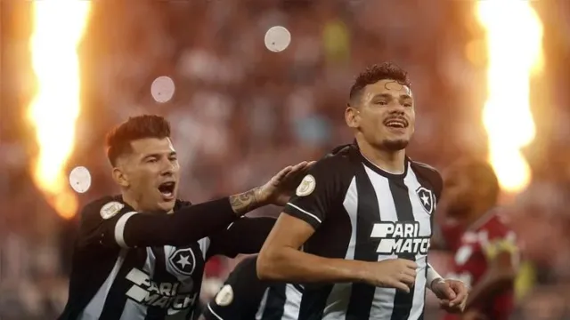 Imagem ilustrativa da notícia Botafogo vence o Fortaleza e dispara na liderança da Série A