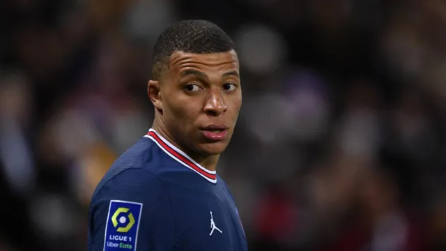 Imagem ilustrativa da notícia Mbappé concede entrevista 'bombástica' e aponta dedo ao PSG