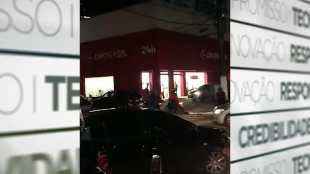 Imagem ilustrativa da notícia Vídeo: Farmácia é assaltada na Doca e bandidos são baleados