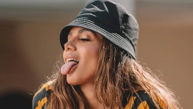 Imagem ilustrativa da notícia Vídeo: Anitta diz que fez sexo oral em amiga para ensiná-la
