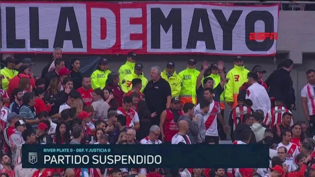 Imagem ilustrativa da notícia Jogo do River Plate é suspenso por morte de torcedor