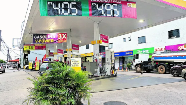 Imagem ilustrativa da notícia Litro da gasolina está abaixo de R$ 5 nos postos de Belém