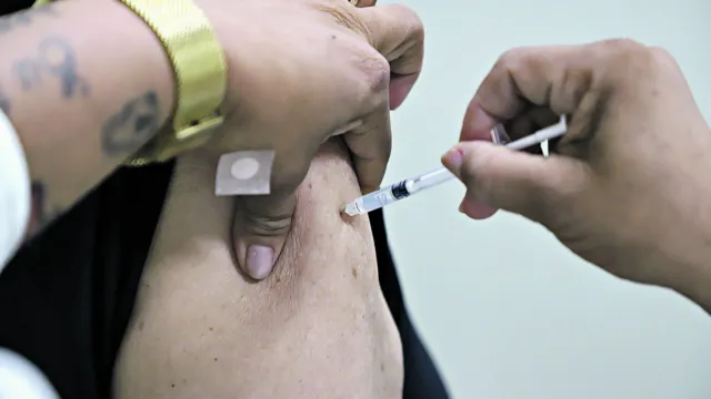 Imagem ilustrativa da notícia Brasil: apenas 13% dos adultos procuraram a vacina bivalente