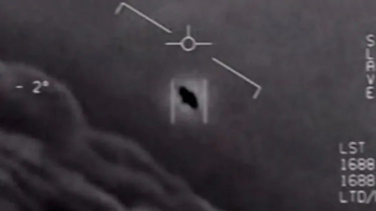 Imagem ilustrativa da notícia EUA reúnem OVNIs intactos e falam sobre pilotos das naves