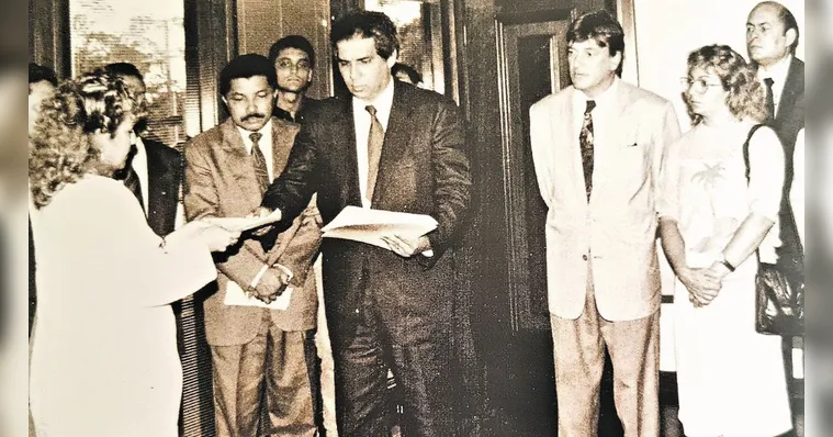 Imagem ilustrativa da notícia Jader recebe Colar do Mérito pelos 40 anos da Defensoria 