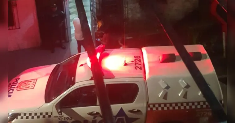 Imagem ilustrativa da notícia Mulher é morta a tiros e homem baleado enquanto assistiam TV 