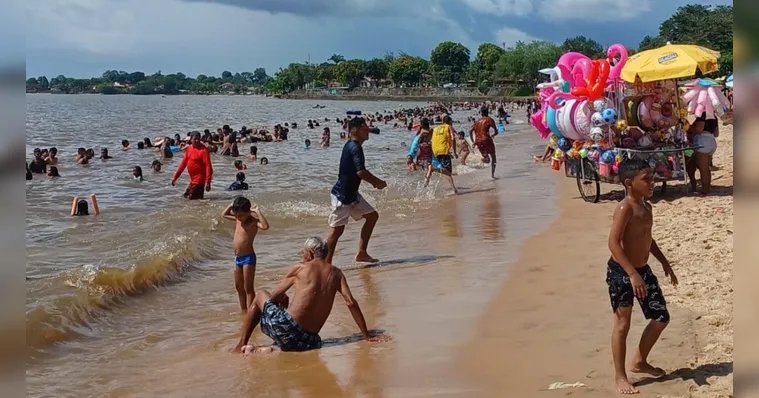 Imagem ilustrativa da notícia Fotos: banhistas aproveitam o domingão na Ilha do Mosqueiro