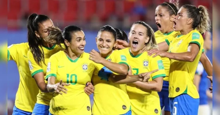 Imagem ilustrativa da notícia Lula vai adotar ponto facultativo durante Copa do Mundo 