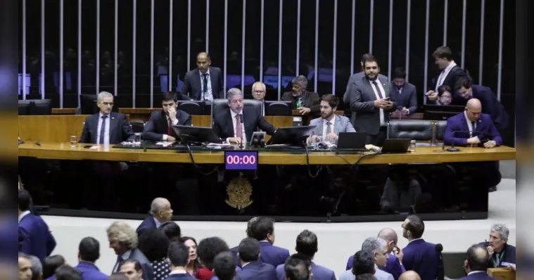 Imagem ilustrativa da notícia Deputados aprovam MP que reorganiza ministérios de Lula