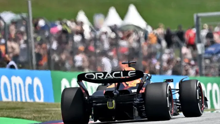 Imagem ilustrativa da notícia Verstappen supera Sainz e lidera treino do GP da Áustria