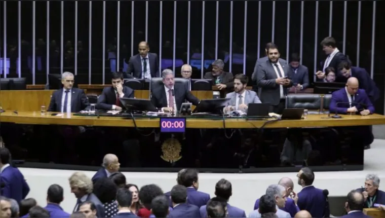 Imagem ilustrativa da notícia Deputados aprovam MP que reorganiza ministérios de Lula