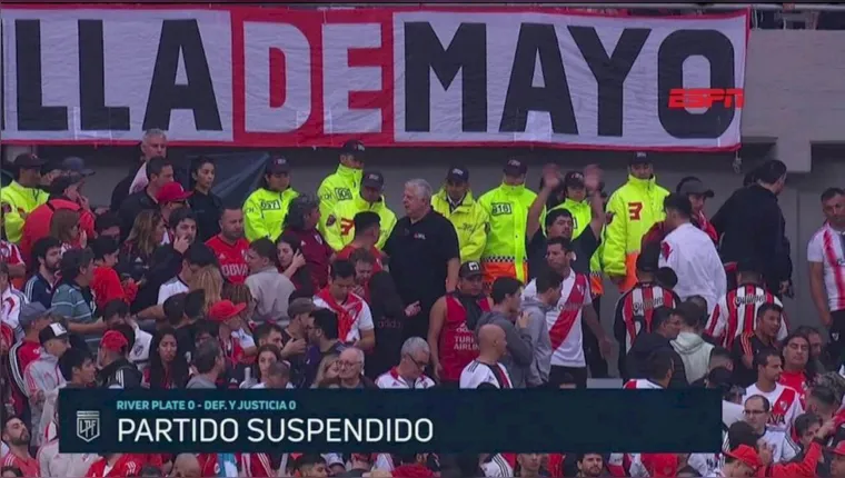 Imagem ilustrativa da notícia Jogo do River Plate é suspenso por morte de torcedor
