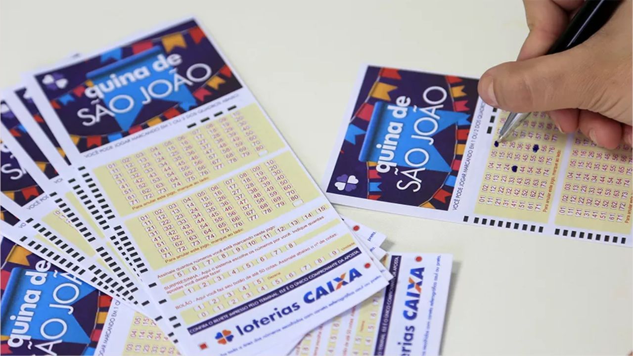 R$ 200 milhões: Quina de São João leva multidão às lotéricas