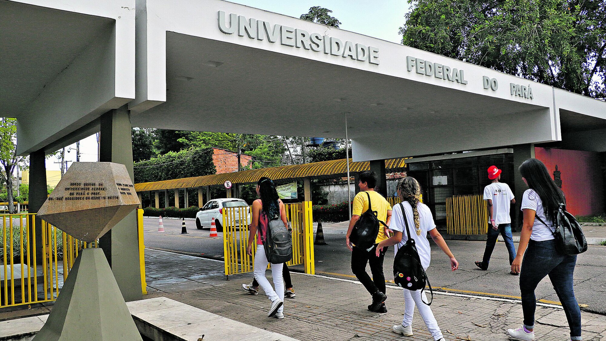 UFPA vai selecionar docentes; salários passam de R$ 10 mil