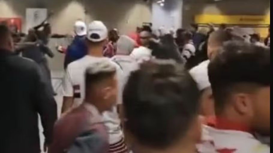 Torcedores de São Paulo e Vasco brigam em estação de metrô