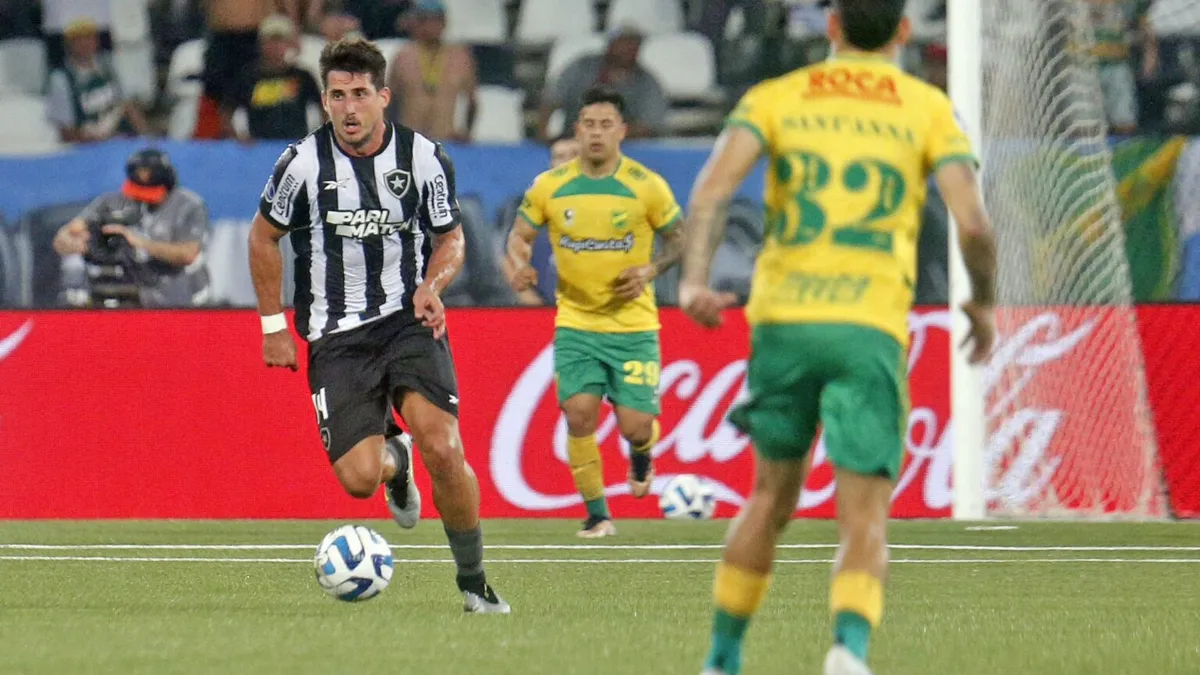 Imagem ilustrativa da notícia Botafogo leva empate do Defensa y Justicia na Sul-americana