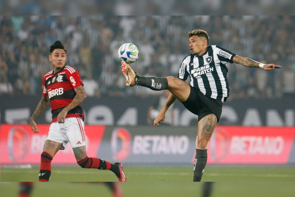 Em jogo movimentado, Flamengo vence o Botafogo por 2 a 1 pelo Brasileirão