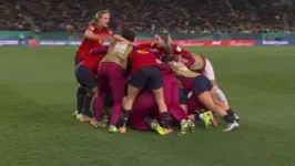 Jogadoras da Espanha comemoram a inédita classificação para a final de um Mundial Feminino.