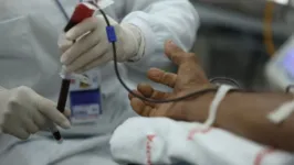 Para doar sangue é necessário atender a uma série de requisitos de saúde.