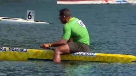 Isaquias Queiroz após a prova do C1 1.000m da Copa do Mundo de canoagem, no último sábado (26).