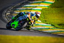 Imagem ilustrativa da notícia Laquila celebra motociclista com gratidão e paixão