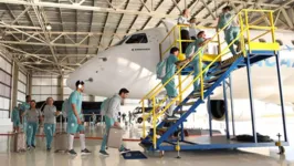 Avião que levaria Palmeiras de volta a São Paulo tem problema técnico e precisou adiar decolagem